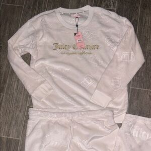 Juicy Couture Cream Sweatsuit with Gold Logo